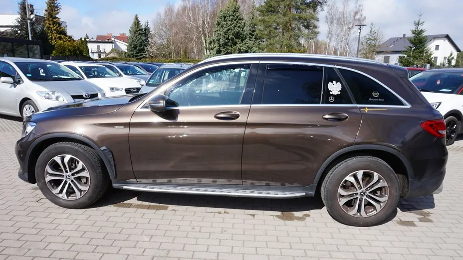 MERCEDES-BENZ GLC -