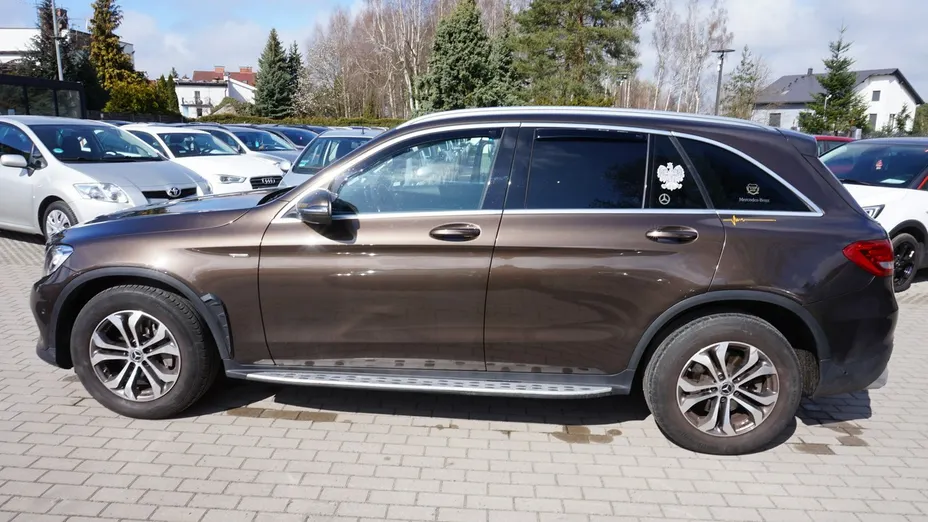 MERCEDES-BENZ GLC -