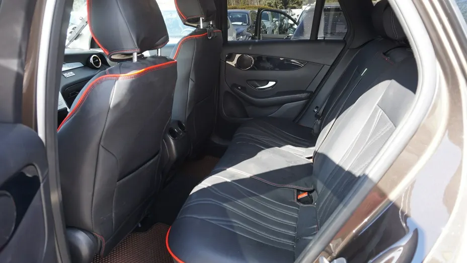 MERCEDES-BENZ GLC -