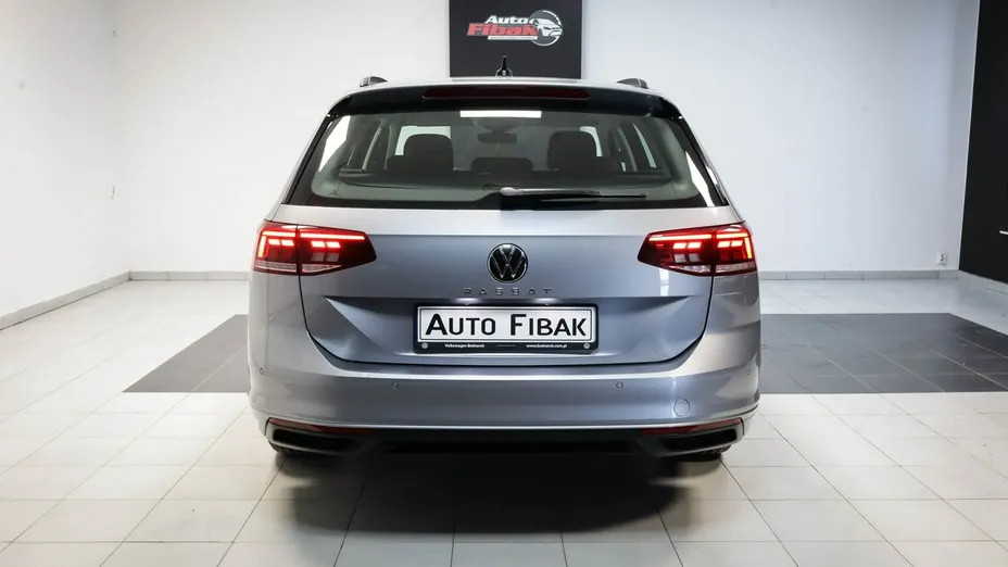 VOLKSWAGEN Passat -