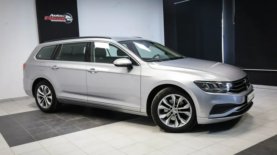 VOLKSWAGEN Passat -