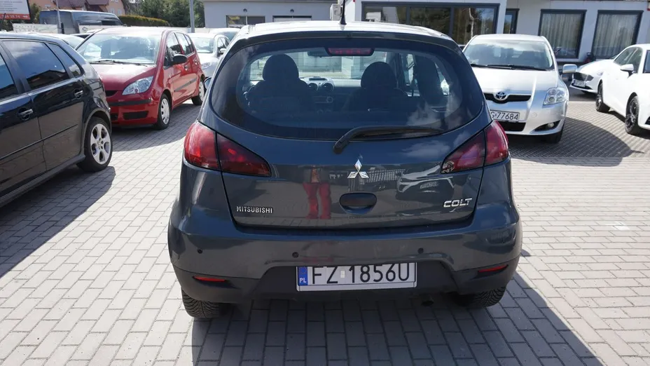 MITSUBISHI Colt -