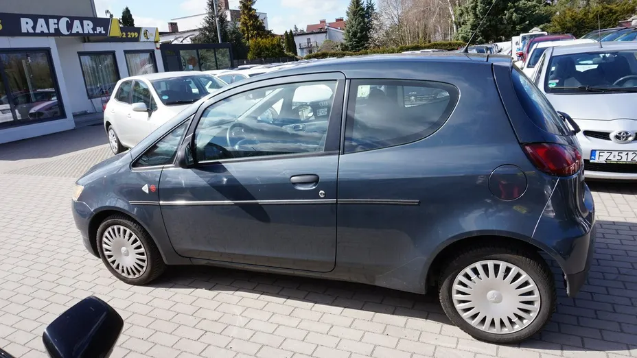 MITSUBISHI Colt -