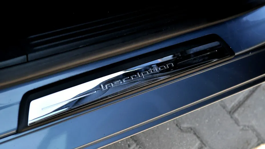 VOLVO V40 -
