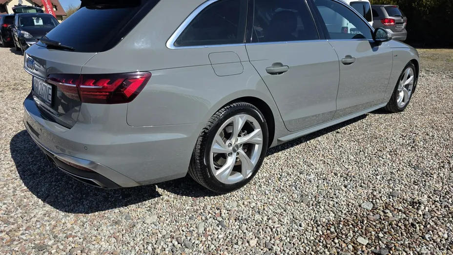 AUDI A4 -