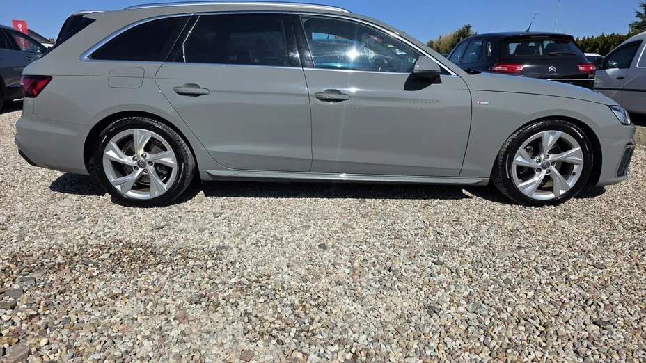 AUDI A4 -