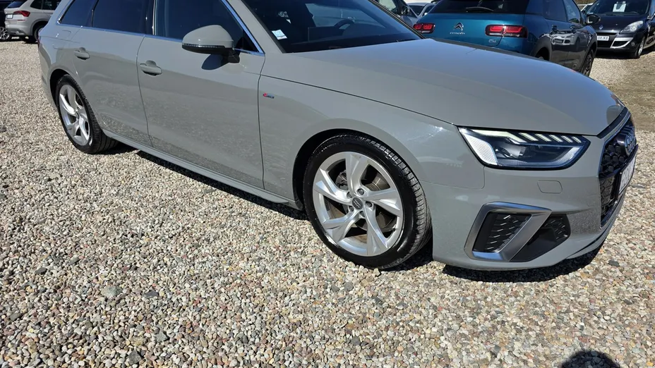 AUDI A4 -