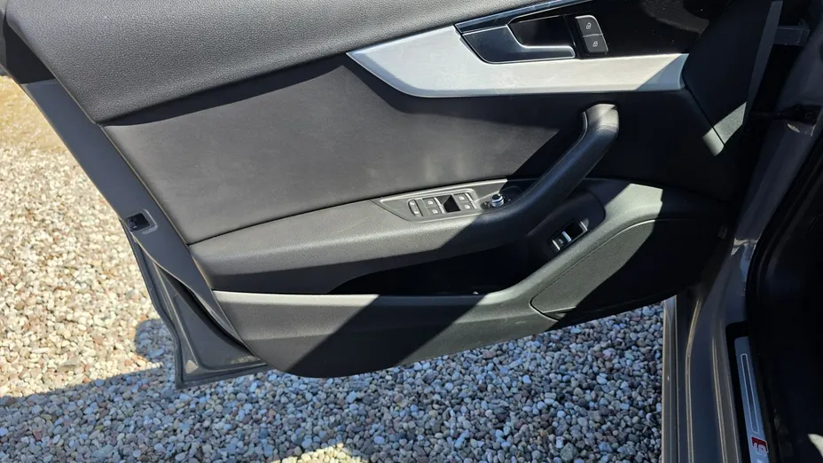 AUDI A4 -