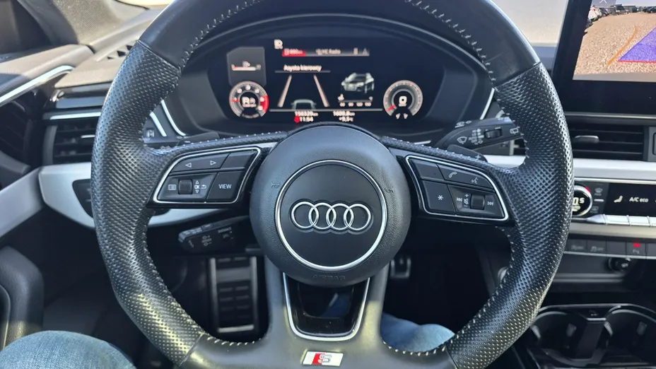 AUDI A4 -