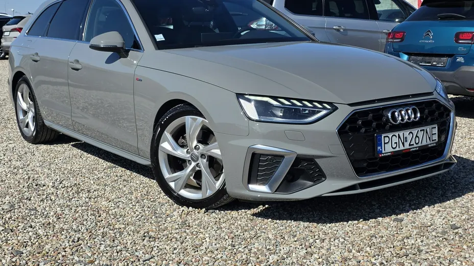 AUDI A4 -