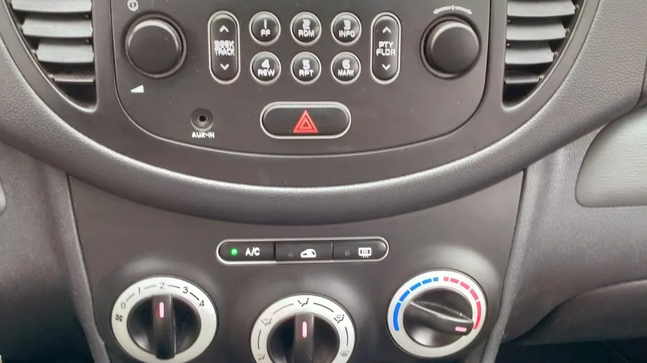 HYUNDAI i10 -