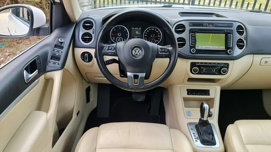 VOLKSWAGEN Tiguan -