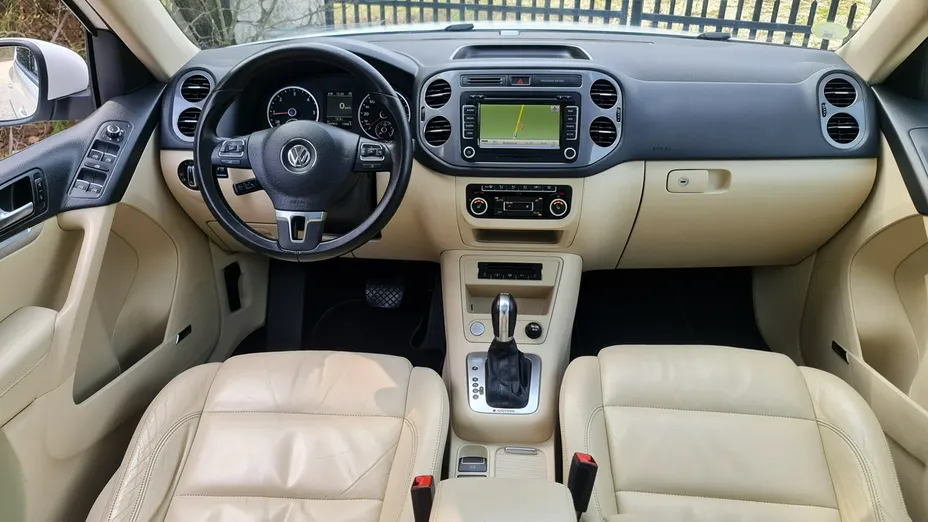 VOLKSWAGEN Tiguan -