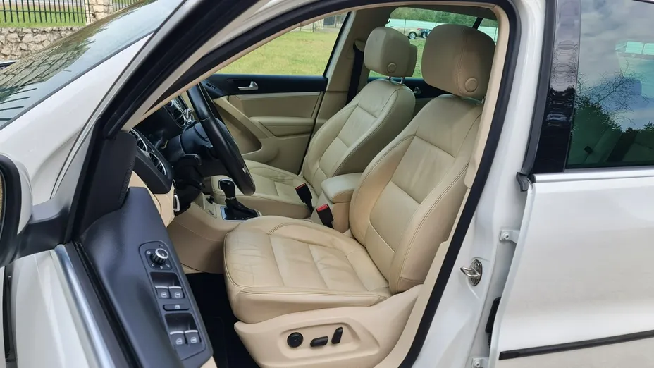 VOLKSWAGEN Tiguan -
