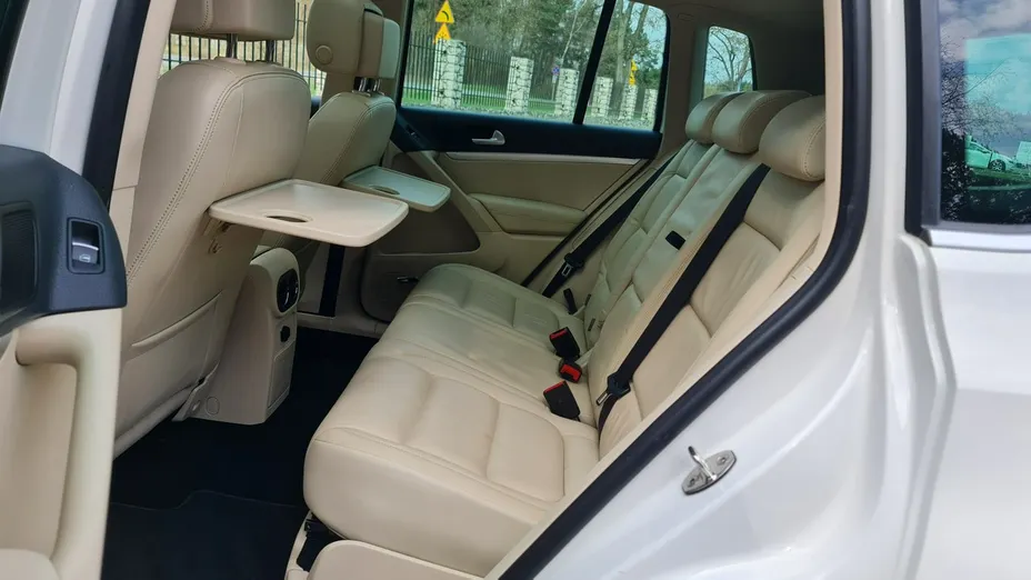 VOLKSWAGEN Tiguan -