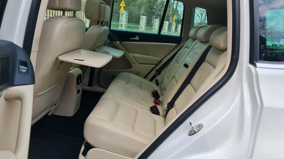 VOLKSWAGEN Tiguan -