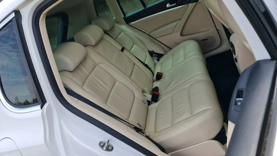 VOLKSWAGEN Tiguan -
