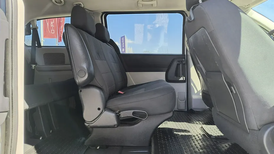 DODGE Caravan -