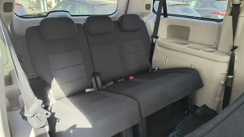 DODGE Caravan -