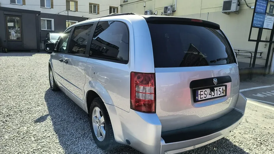 DODGE Caravan -