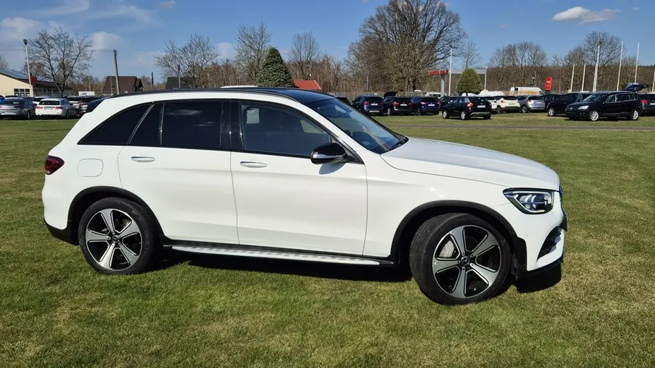 MERCEDES-BENZ GLC -