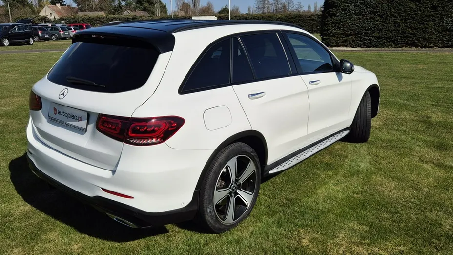 MERCEDES-BENZ GLC -