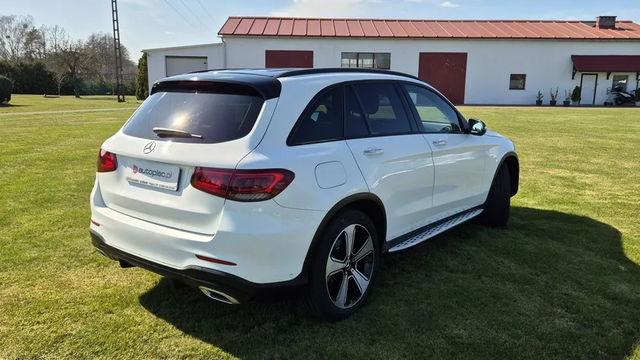 MERCEDES-BENZ GLC -
