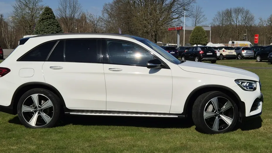 MERCEDES-BENZ GLC -
