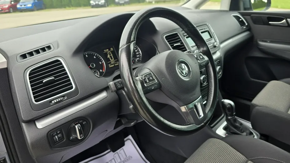 VOLKSWAGEN Sharan -