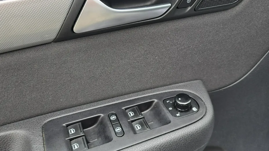VOLKSWAGEN Sharan -