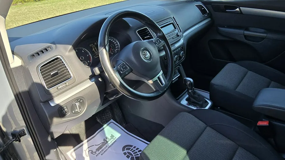 VOLKSWAGEN Sharan -