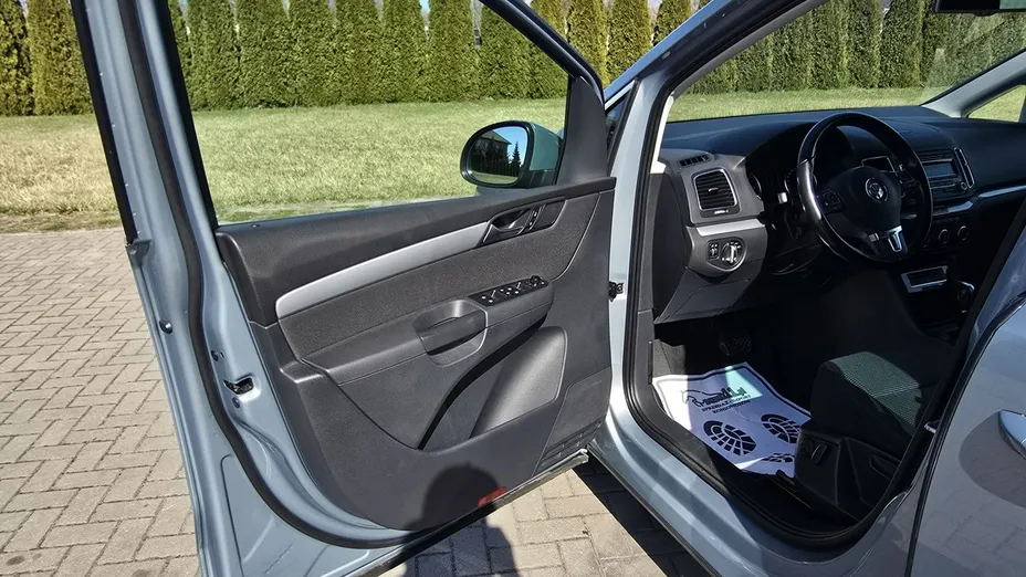 VOLKSWAGEN Sharan -