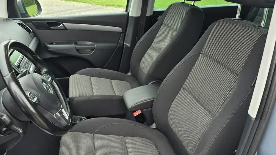 VOLKSWAGEN Sharan -