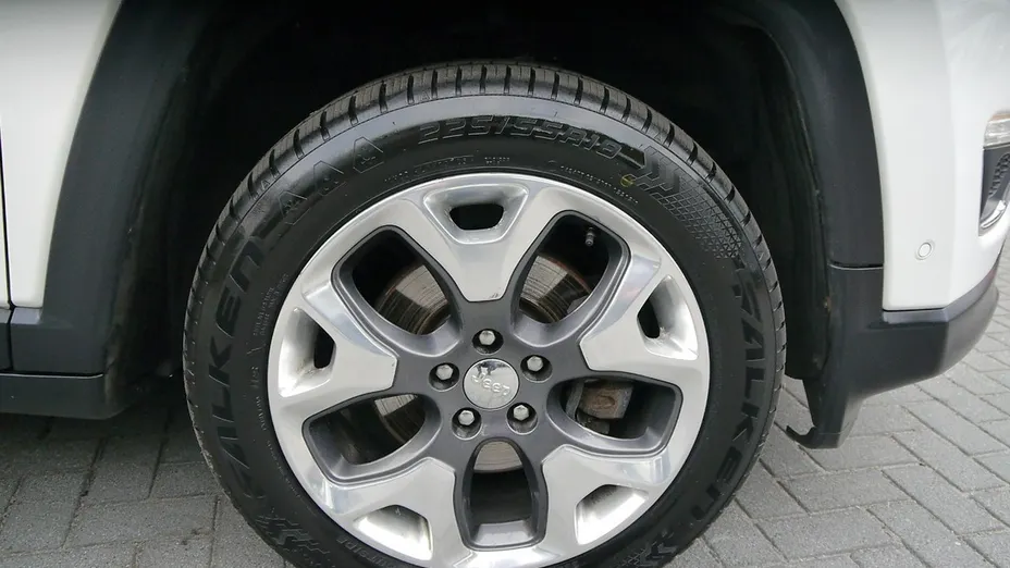 JEEP Compass -