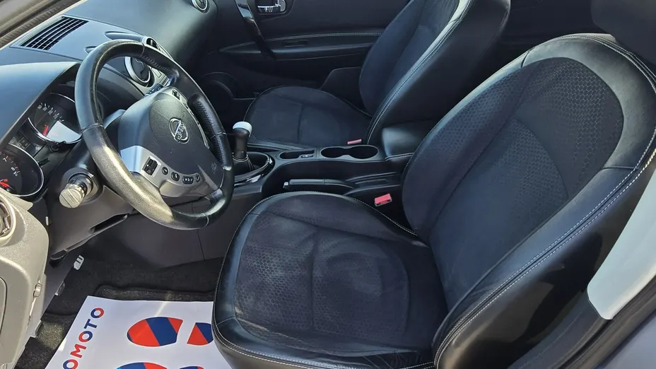 NISSAN Qashqai -