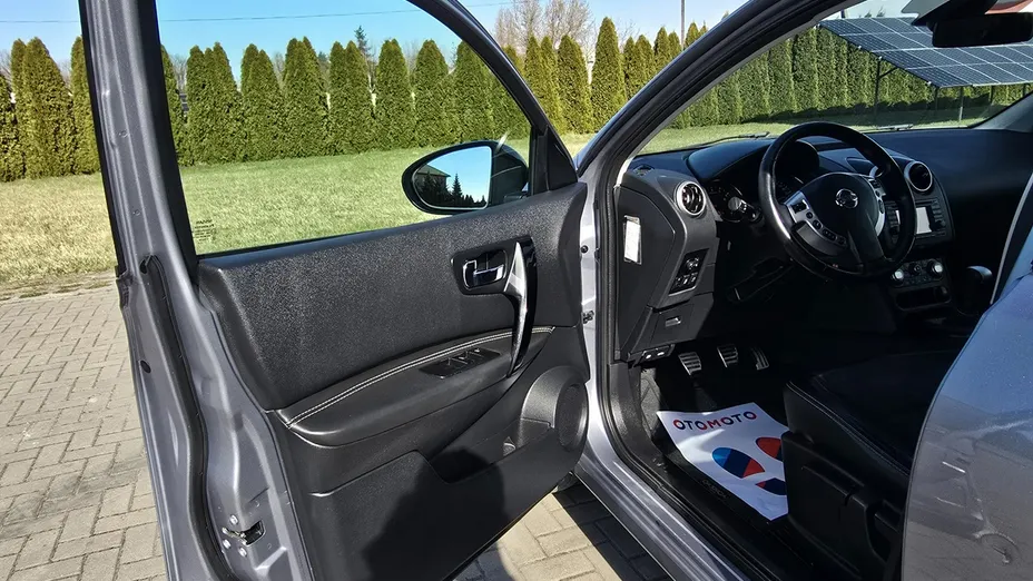 NISSAN Qashqai -