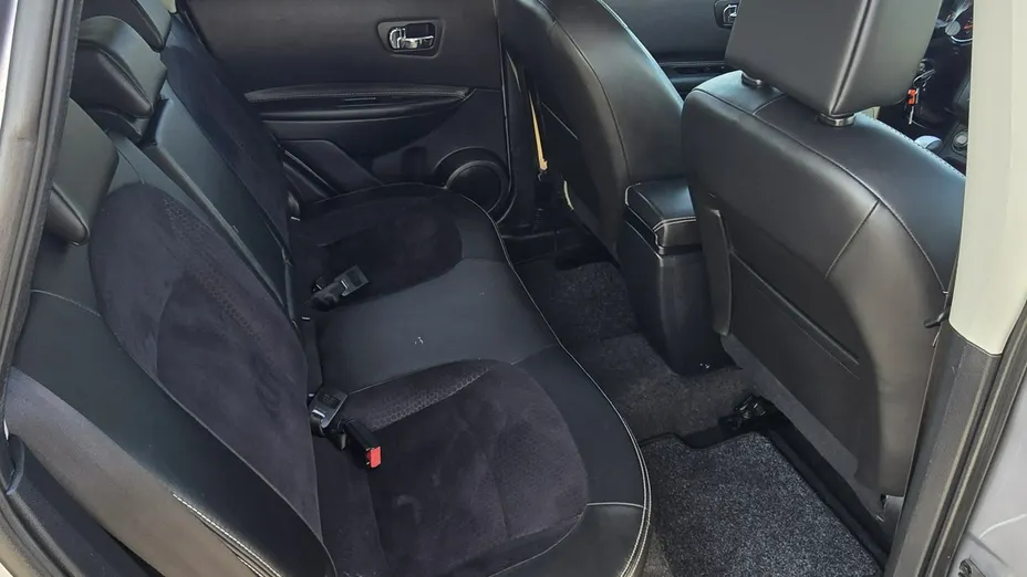 NISSAN Qashqai -