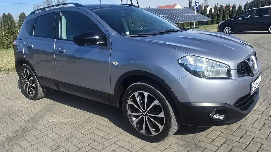 NISSAN Qashqai -