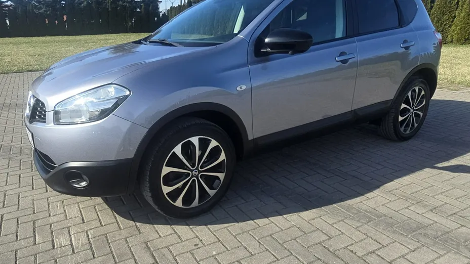 NISSAN Qashqai -