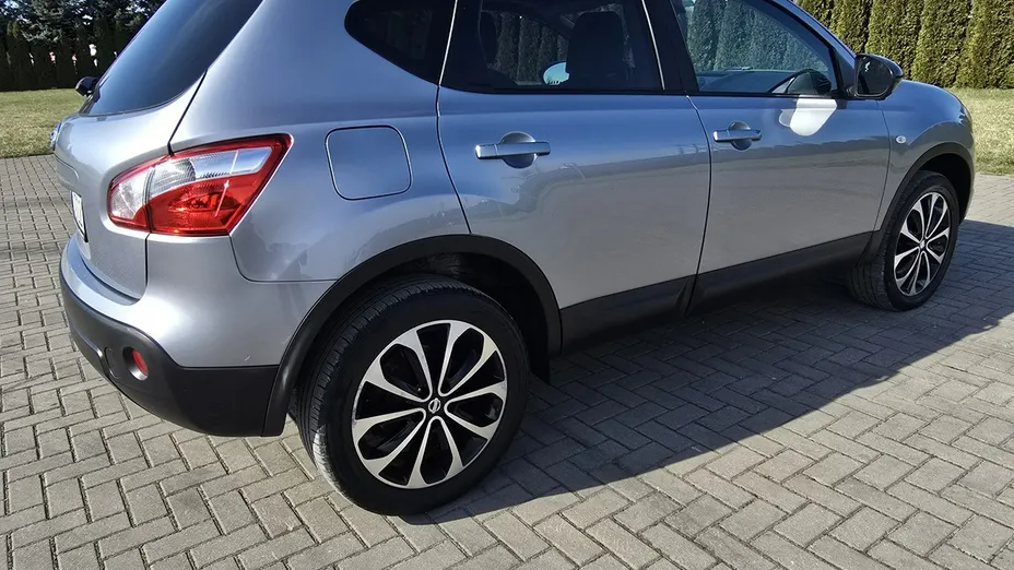 NISSAN Qashqai -