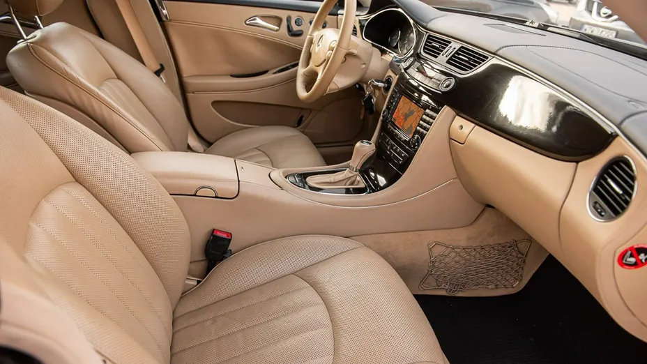 MERCEDES-BENZ CLS -