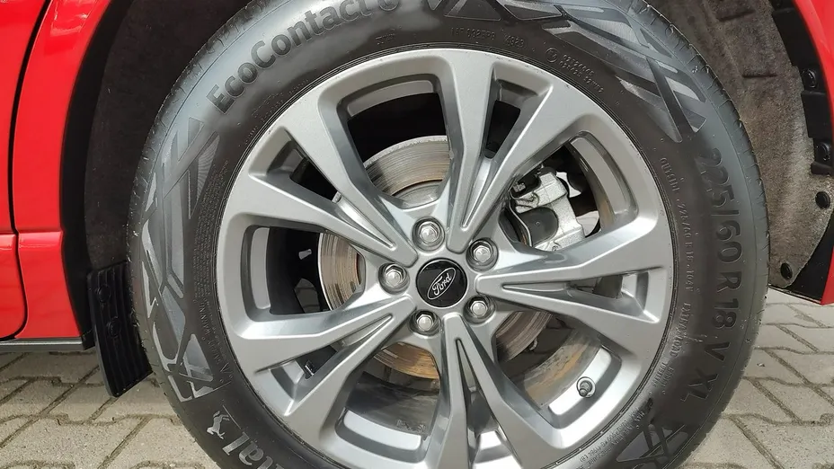 FORD Kuga -