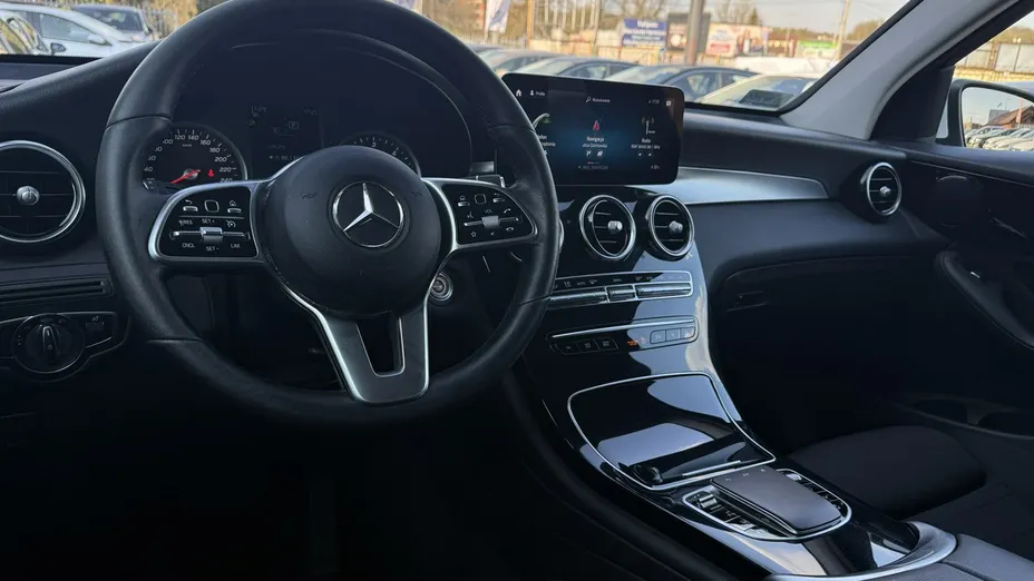 MERCEDES-BENZ GLC -