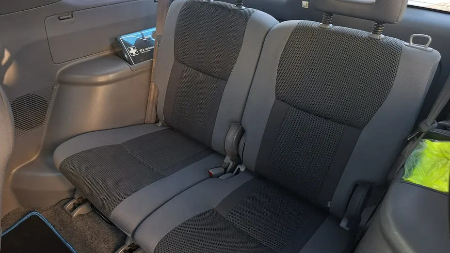 TOYOTA RAV4 -