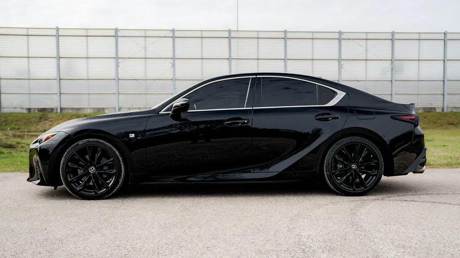 LEXUS IS -