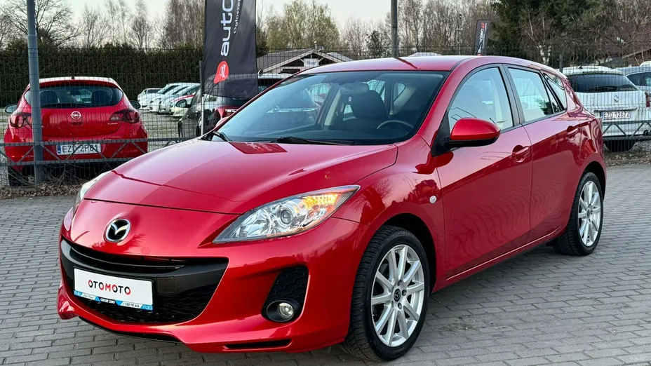 MAZDA 3 -