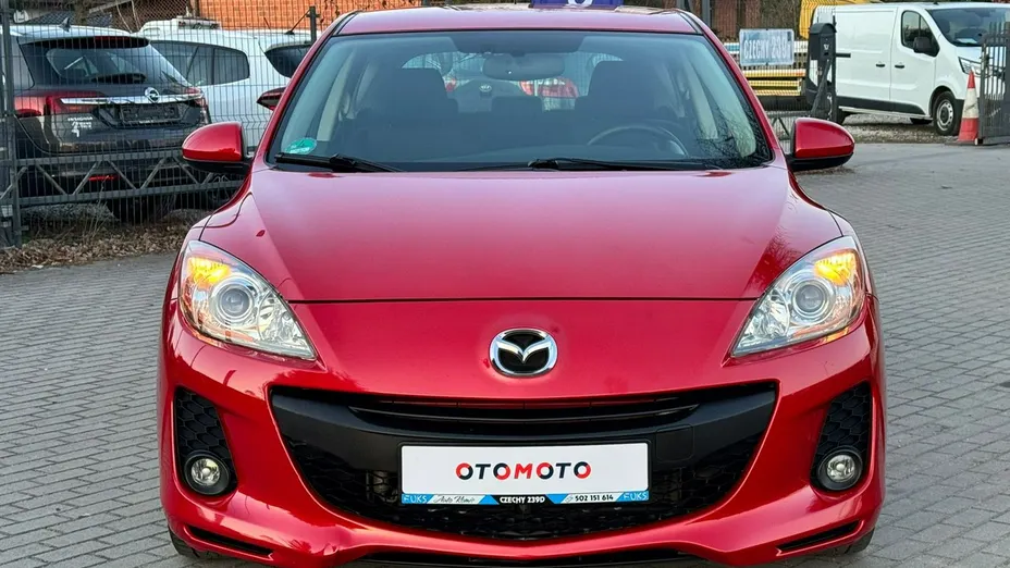 MAZDA 3 -