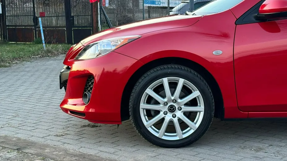 MAZDA 3 -