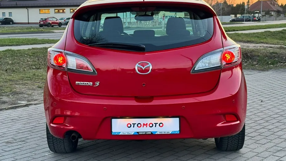 MAZDA 3 -