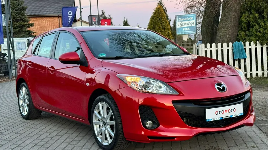 MAZDA 3 -